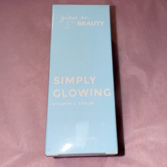 GLOW ON 5TH BEAUTY
Simply Glowing Vitamin C Serum - Picture 3 of 10